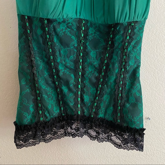 Relisted in my closet! 
🍄 Green Corset Lingerie Top Plus Size - Picture 4 of 6